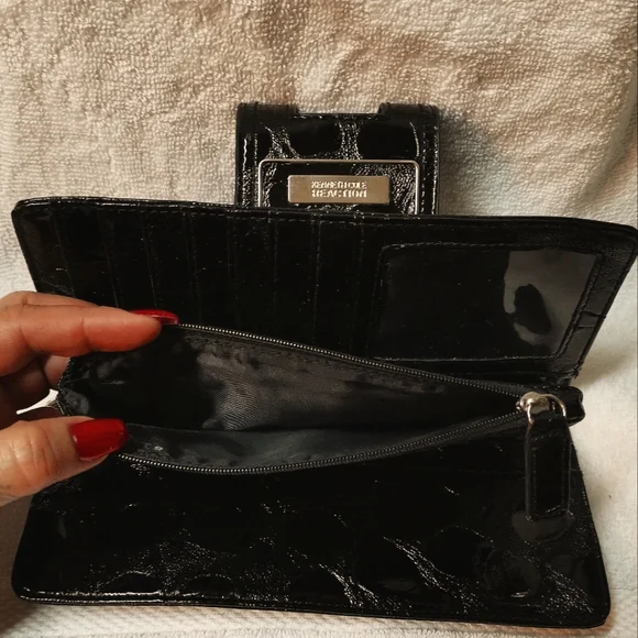 Kenneth Cole Reaction Wallet - Picture 5 of 5